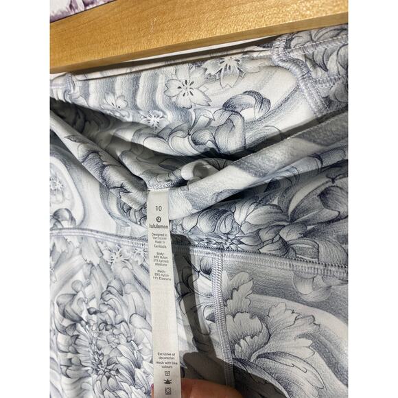 Lululemon Floral Leggings - Picture 6 of 6